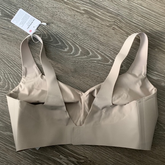 lululemon Like Nothing Bra - Picture 6 of 6